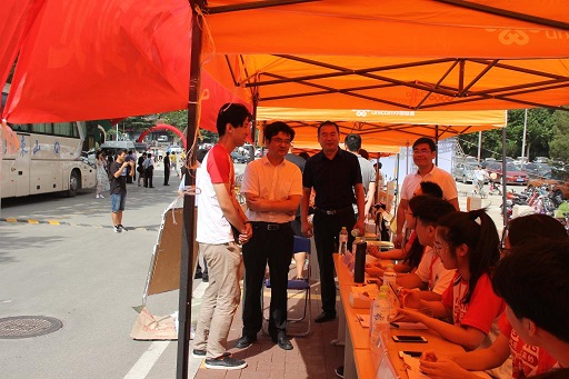 杏吧原创
喜迎2018级研究生新生3.jpg