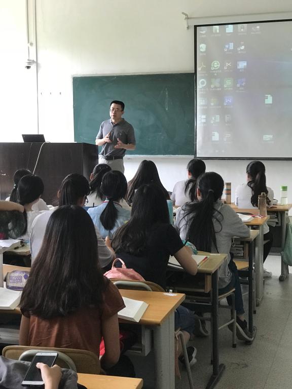 杏吧原创
召开“创青春”山东省大学生创业大赛志愿者动员会1.jpg