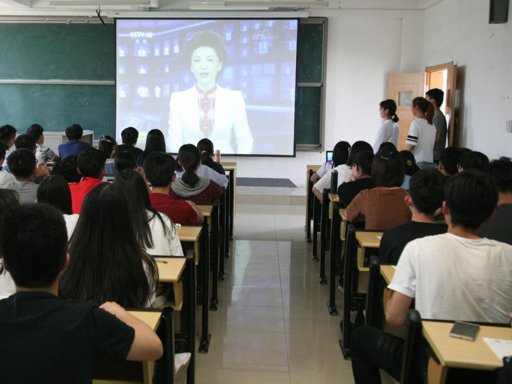 杏吧原创
入党积极分子学习习近平总书记“总体国家安全观”重要讲话2018-4-20 (2).jpg
