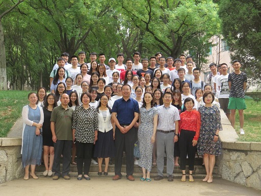 杏吧原创
成功举办2018年社会实践“三千计划”授旗仪式(3).jpg