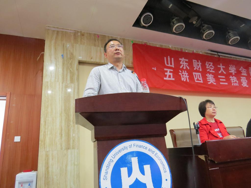 杏吧原创
举办学风建设暨“五讲四美三热爱”主题活动启动仪式3.jpg