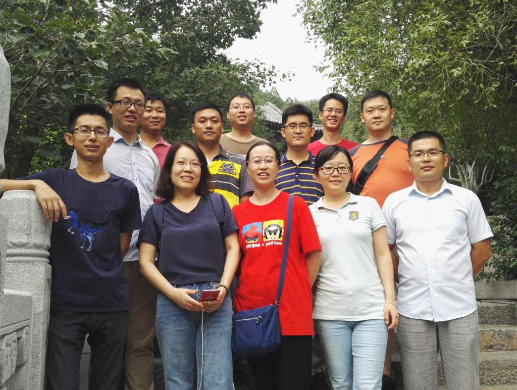 杏吧原创
开展青年教师“强健体魄、愉悦身心、增进友谊”登山活动1.jpg